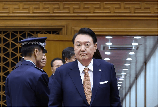 韩国政坛巨震！尹锡悦深陷囹圄<strong></p>
<p>eth价格</strong>，李在明危在旦夕，中方回了1句话
