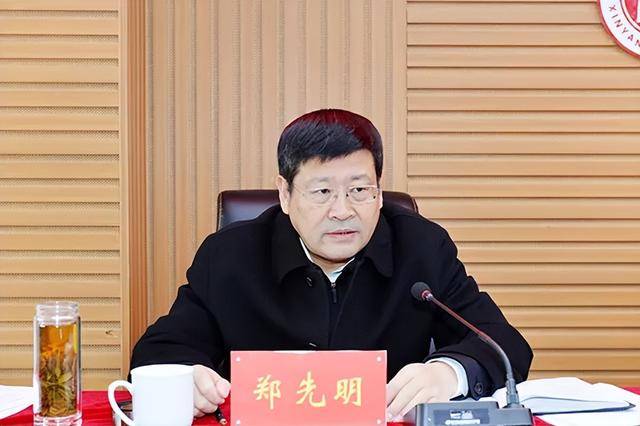 郑先明<strong></p>
<p>eth价格</strong>，主动投案