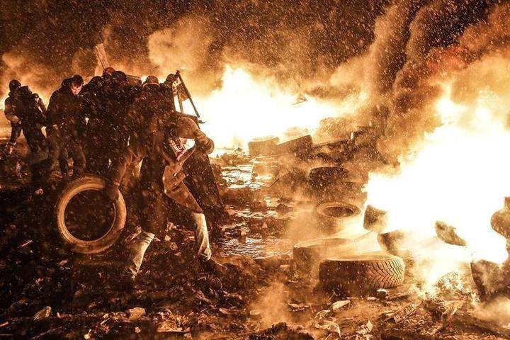 没想到<strong></p>
<p>原油期货怎么买</strong>，泽连斯基是个“狠角色”！深夜号令乌军，对美俄目标开打