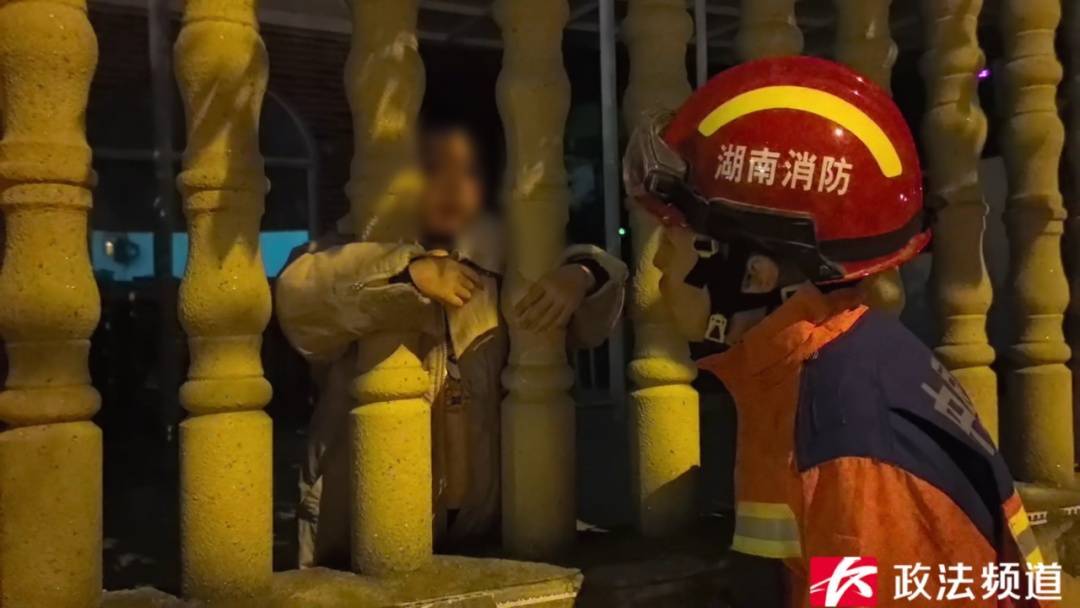 事发长沙一幼儿园<strong></p>
<p>原油最新消息新闻</strong>！路人夜晚听见园内传出孩子哭声……