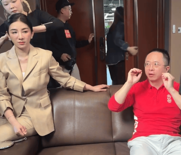 周鸿祎回应参演的短剧辣眼睛：黄奕诱惑<strong></p>
<p>原油市场分析</strong>我的剧情是DeepSeek设计的