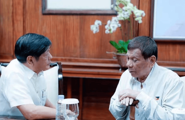 杜特尔特走了步险棋<strong></p>
<p>黄金原油直播</strong>，刚回国就被捕，这一回，必须和马科斯斗到底