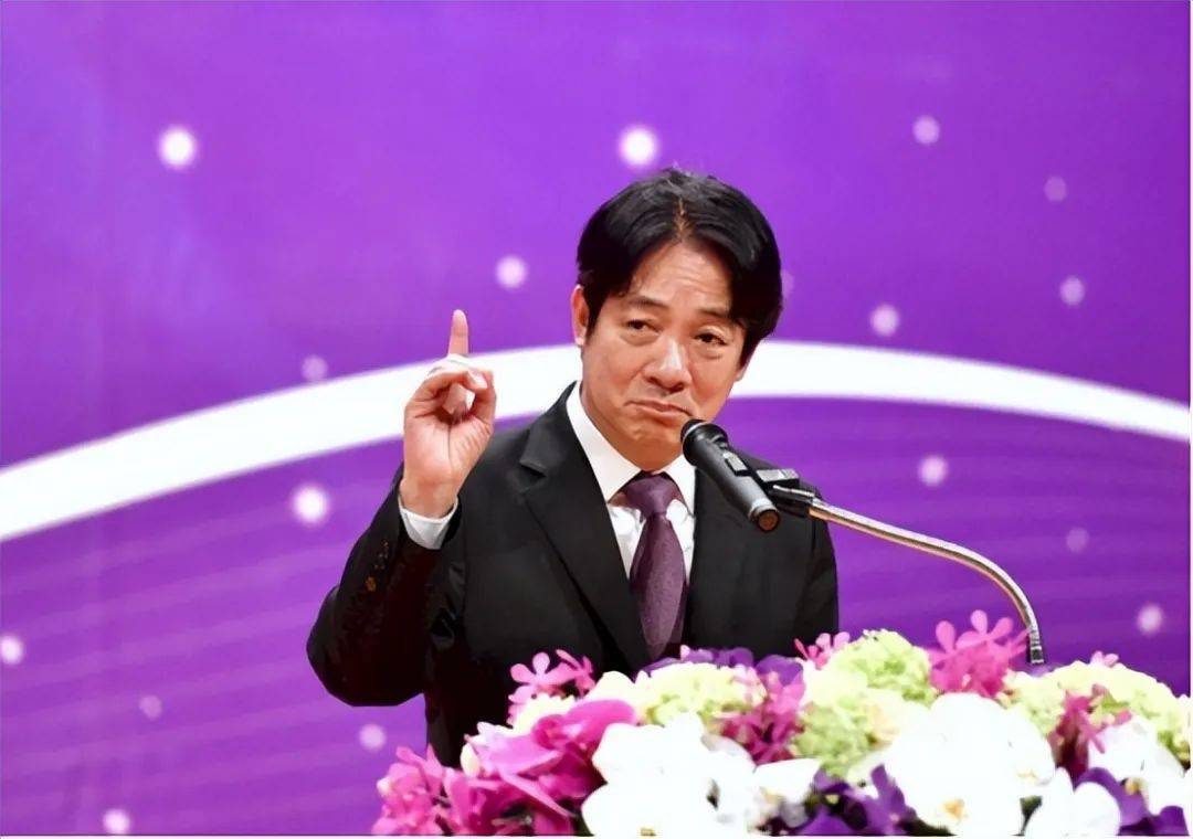 王毅再定台湾地位<strong></p>
<p>原油产业链</strong>，台当局激烈反击三招，解放军八字法则展示决心