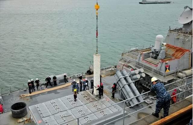 台媒嘲笑：中国055从澳洲回来后生锈豆腐渣工程<strong></p>
<p>美原油指数</strong>？真相被全网耻笑