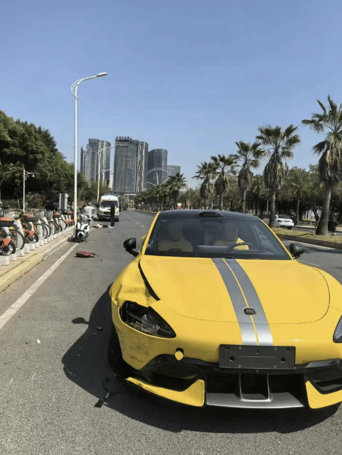 小米SU7 Ultra狂飙140km/h撞飞电动车引热议<strong></p>
<p>金投网原油</strong>，如何避免类似悲剧重演？｜热财经