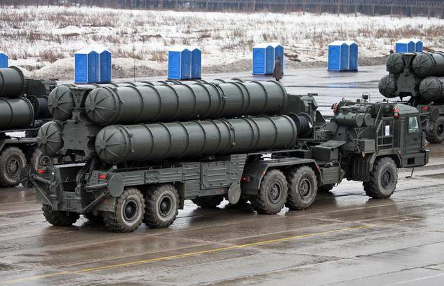 S-400成功拦截F-16<strong></p>
<p>国际原油的价格</strong>，低空飞行已失去意义，未来空战怎么打？