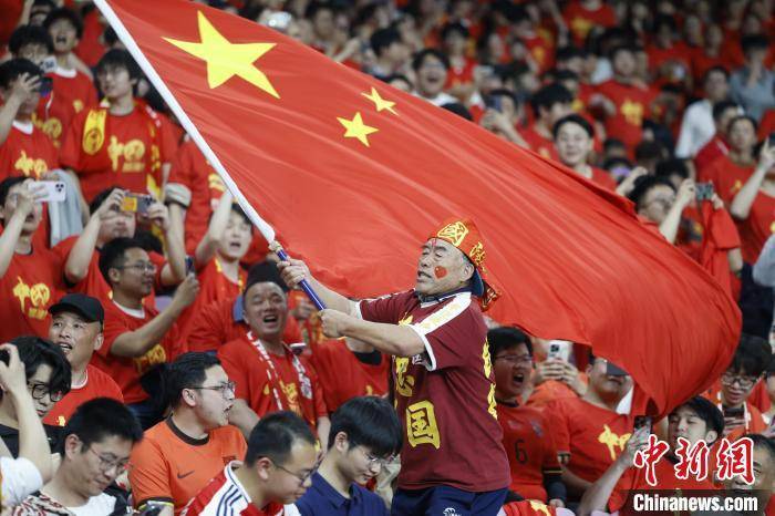 “纪录之夜”<strong></p>
<p>国际原油的价格</strong>，国足“半场好戏”未能救赎