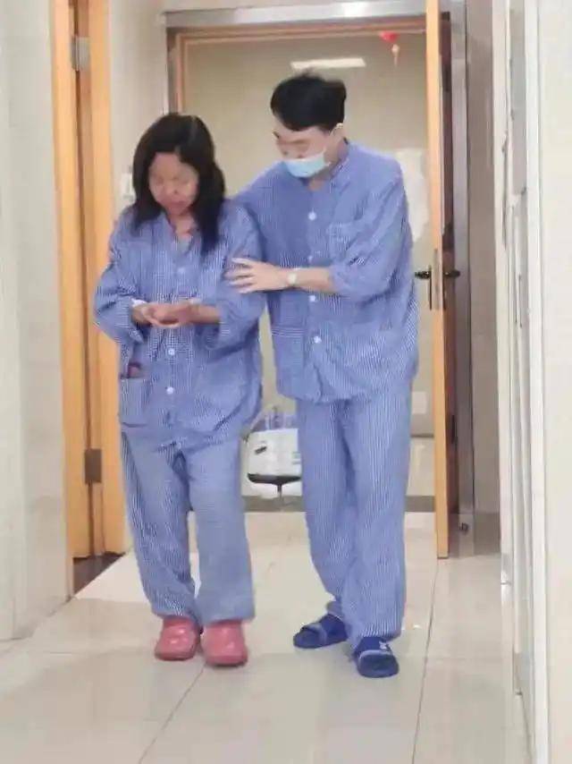 男子割肝救妻10个月后妻子去世：不后悔<strong></p>
<p>美国原油负值</strong>，我不救她谁救她