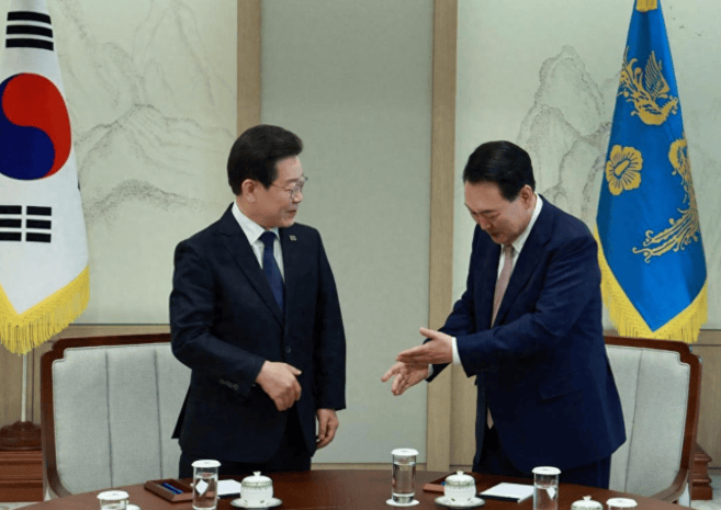 韩国传出爆炸性消息<strong></p>
<p>美国原油负值</strong>，尹锡悦提前下台，已经成为定局？情况不简单