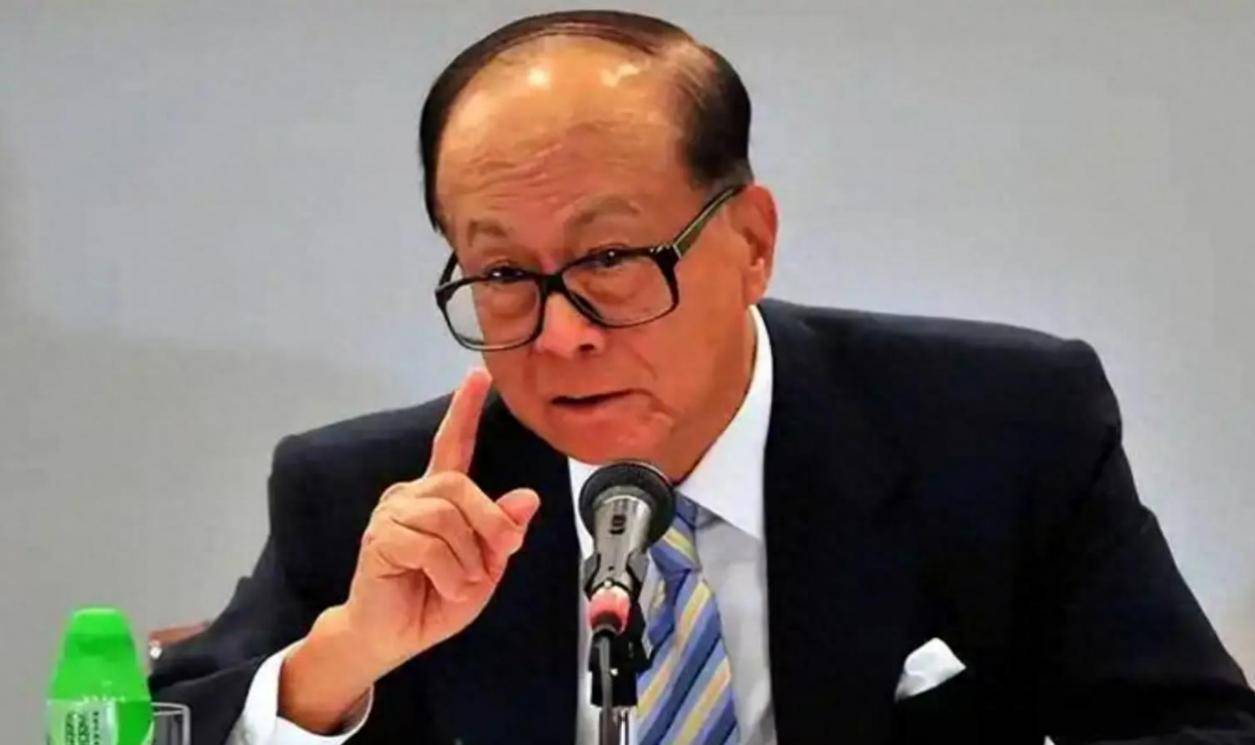 李嘉诚铁了心了？港口或真没法留住了<strong></p>
<p>世界原油价格</strong>，微妙时刻，黑石高层有动作