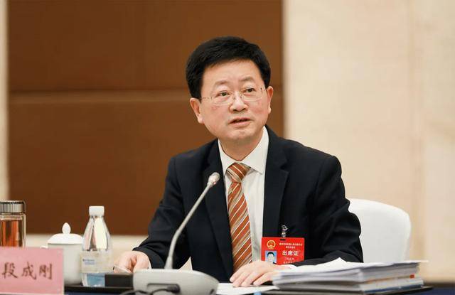 重庆：坚决拥护党中央决定<strong></p>
<p>世界原油价格</strong>，深刻汲取教训