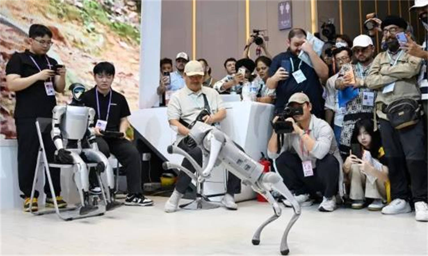 中美全面断供<strong></p>
<p>论原油</strong>，200多国转身直飞中国广州，美国人担忧事还是发生