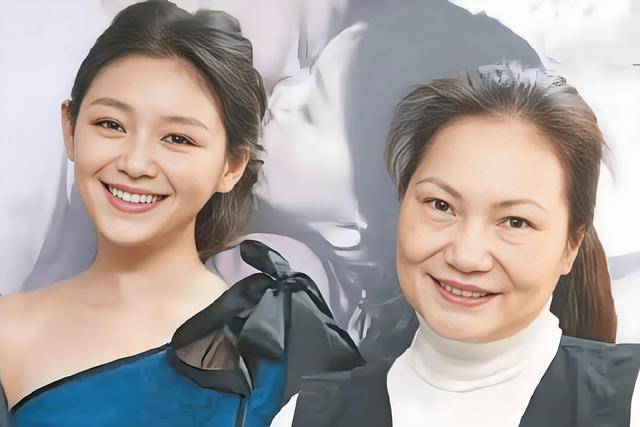 大S儿女回北京<strong></p>
<p>论原油</strong>，张兰拉着小玥儿逛街，网友夸汪小菲好帅
