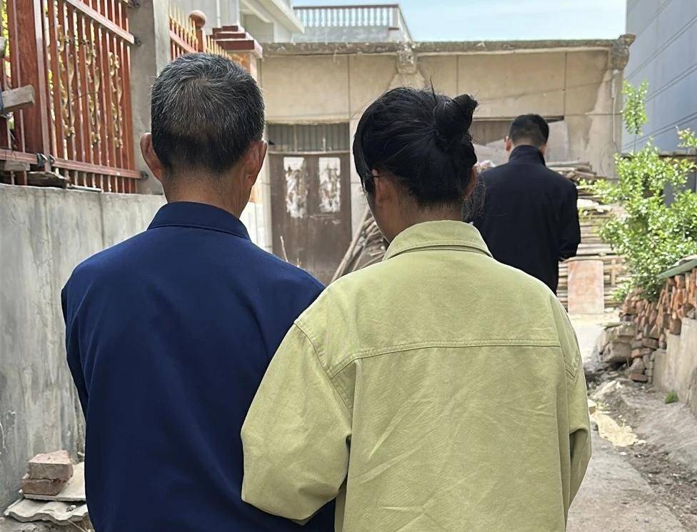 女孩跟男友外出打工失踪<strong></p>
<p>非洲原油</strong>，15年后被找到已育两子 父亲：她当年流浪到河南，不知回家的路