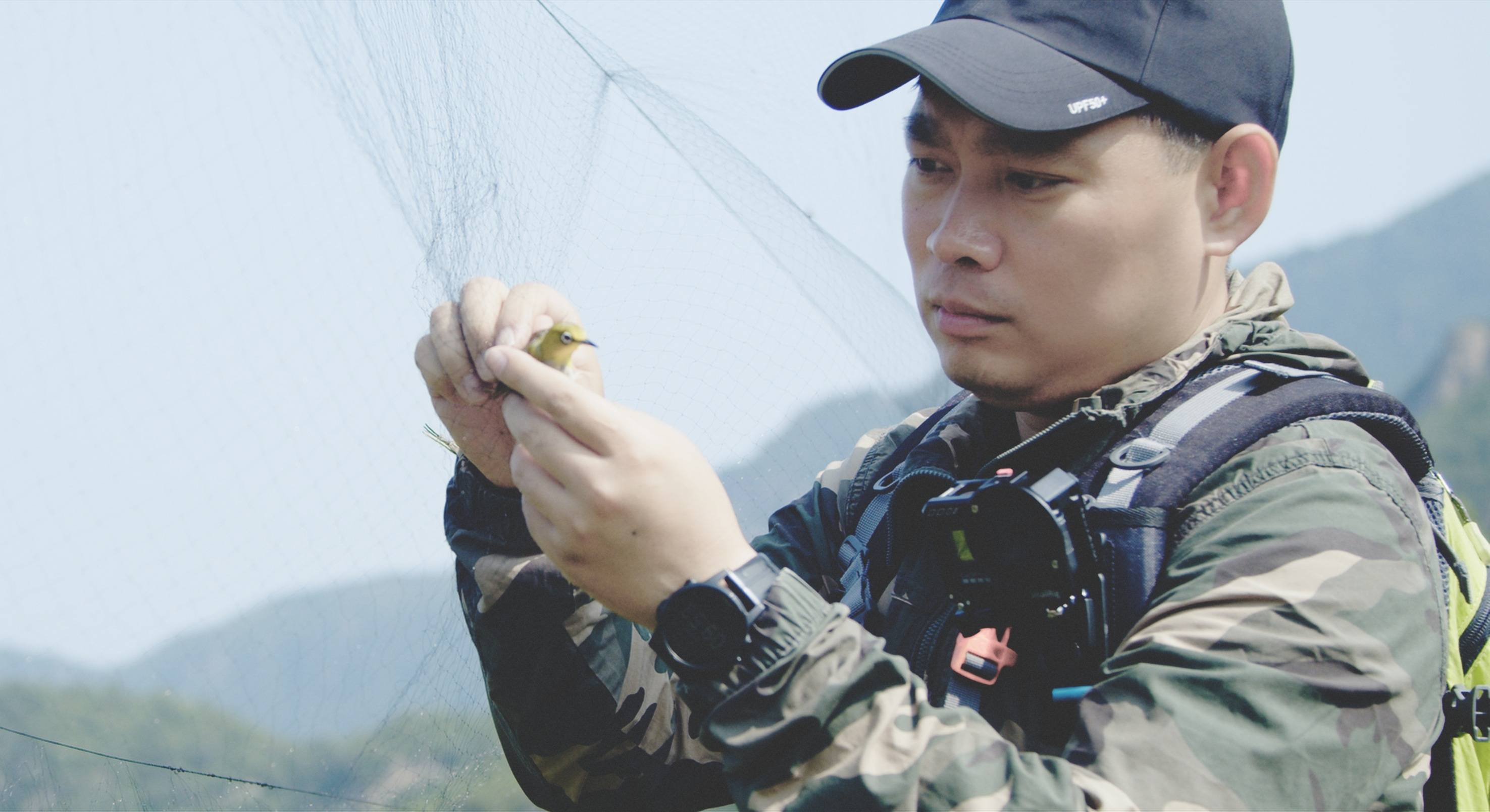 森林警察韩孟祺：乔装成驴友潜伏密林中<strong></p>
<p>今天原油行情</strong>，抓获“粘鸟”嫌疑人