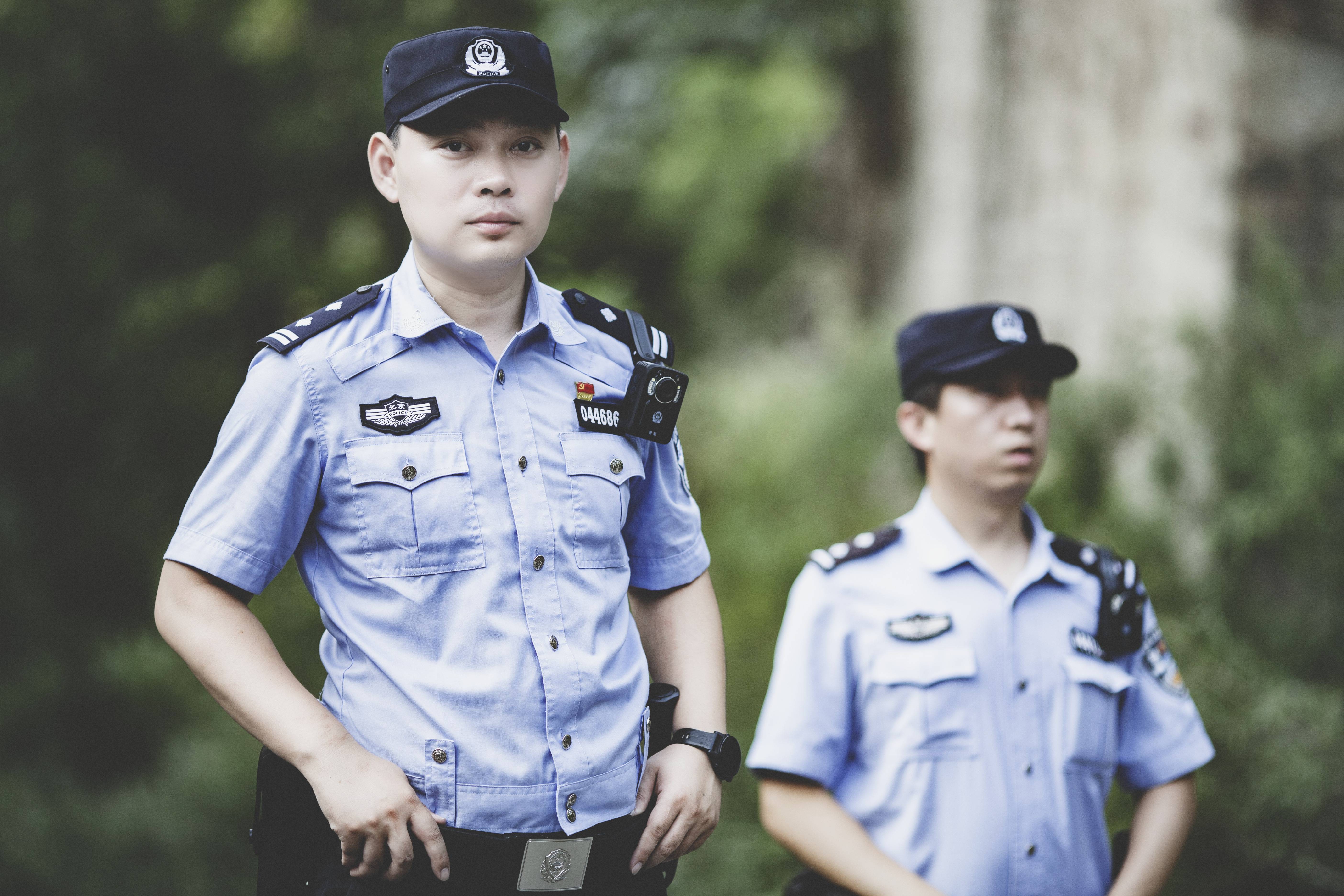 森林警察韩孟祺：乔装成驴友潜伏密林中<strong></p>
<p>今天原油行情</strong>，抓获“粘鸟”嫌疑人