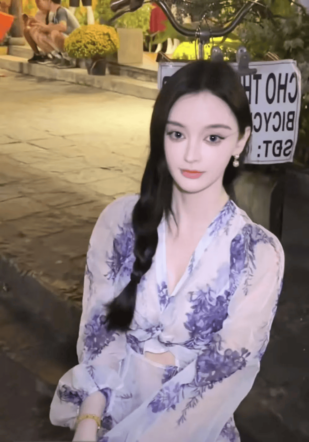 “美院聋哑女生因长相太完美”登热搜第一<strong></p>
<p>今天原油行情</strong>，本人承认微调：不太上镜，比照片视频好看