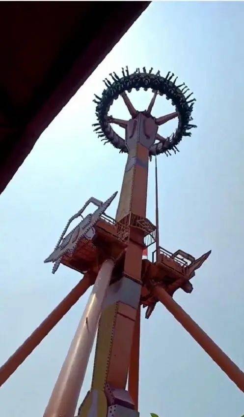 大摆锤悬停空中1分钟<strong></p>
<p>原油期货软件</strong>，杭州乐园回应：两边体重恰好持平，概率万分之一