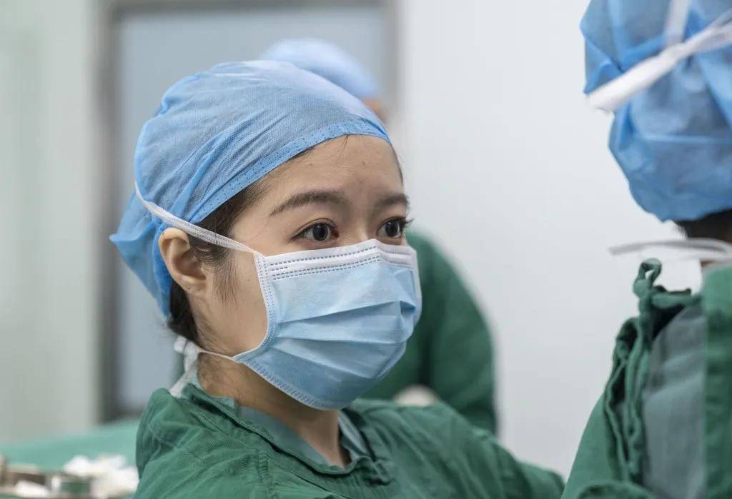 金融学生成了医学博士<strong></p>
<p>原油期货软件</strong>，协和“4+4规培”究竟是怎么回事？