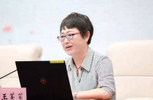 吉林一女官员被查！当过扫黑办主任<strong></p>
<p>接原油</strong>，她曾说“吃人家的嘴短，拿人家的手短”