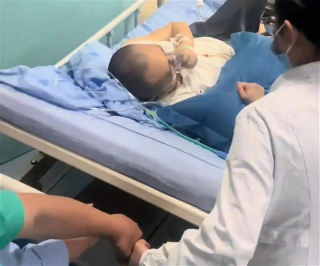 突发讣告！他已去世<strong></p>
<p>山原油</strong>，从确诊到离世仅1个月！