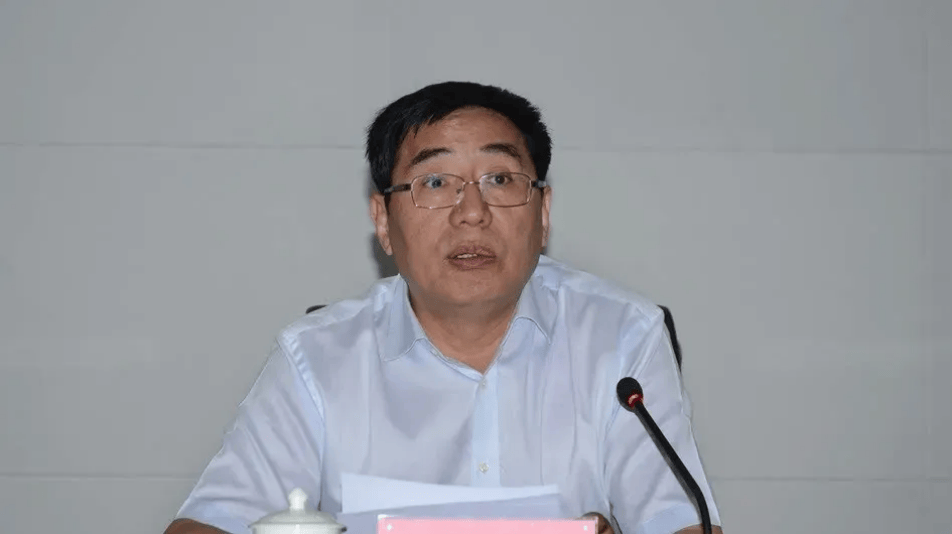 当过市长、市委书记、省委组织部常务副部长、副省长<strong></p>
<p>中原油田局长</strong>，杨子兴非法收受他人财物，数额特别巨大