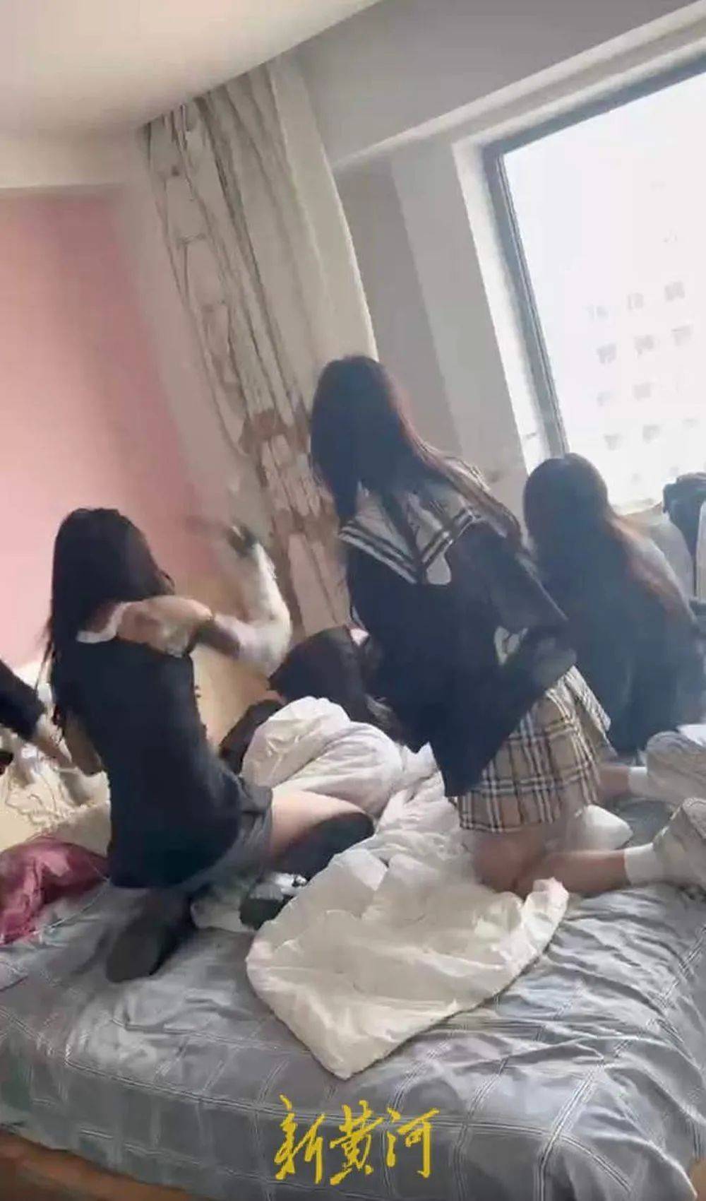 一网红被指涉网传脱衣殴打霸凌事件<strong></p>
<p>中原油田局长</strong>，沈阳警方：1人已被刑拘，5人被行政处罚