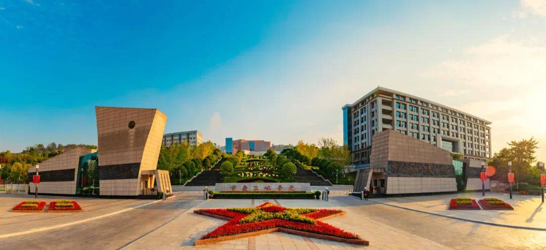 高校花75万元采购一台279元的路由器<strong></p>
<p>起原油</strong>？多方回应