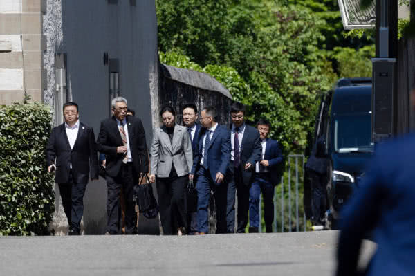 沈逸：这是个胜利的日子<strong></p>
<p>原油起</strong>，我们要敢于胜利