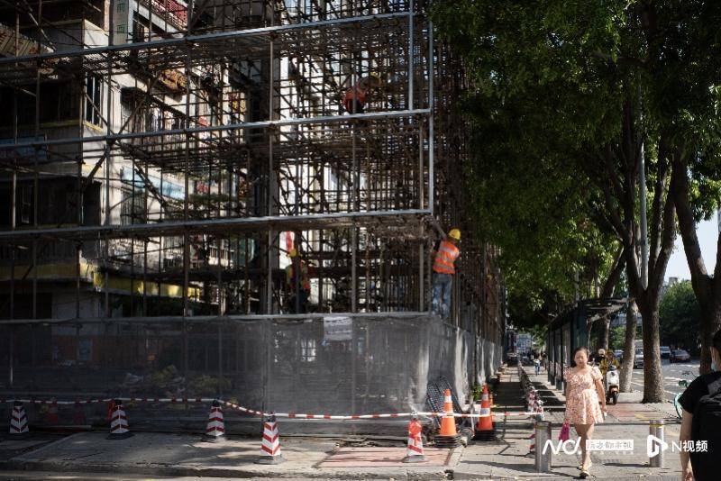 脚手架全包围<strong></p>
<p>原油起</strong>，名噪一时的“广州文和友”进入拆建改造阶段