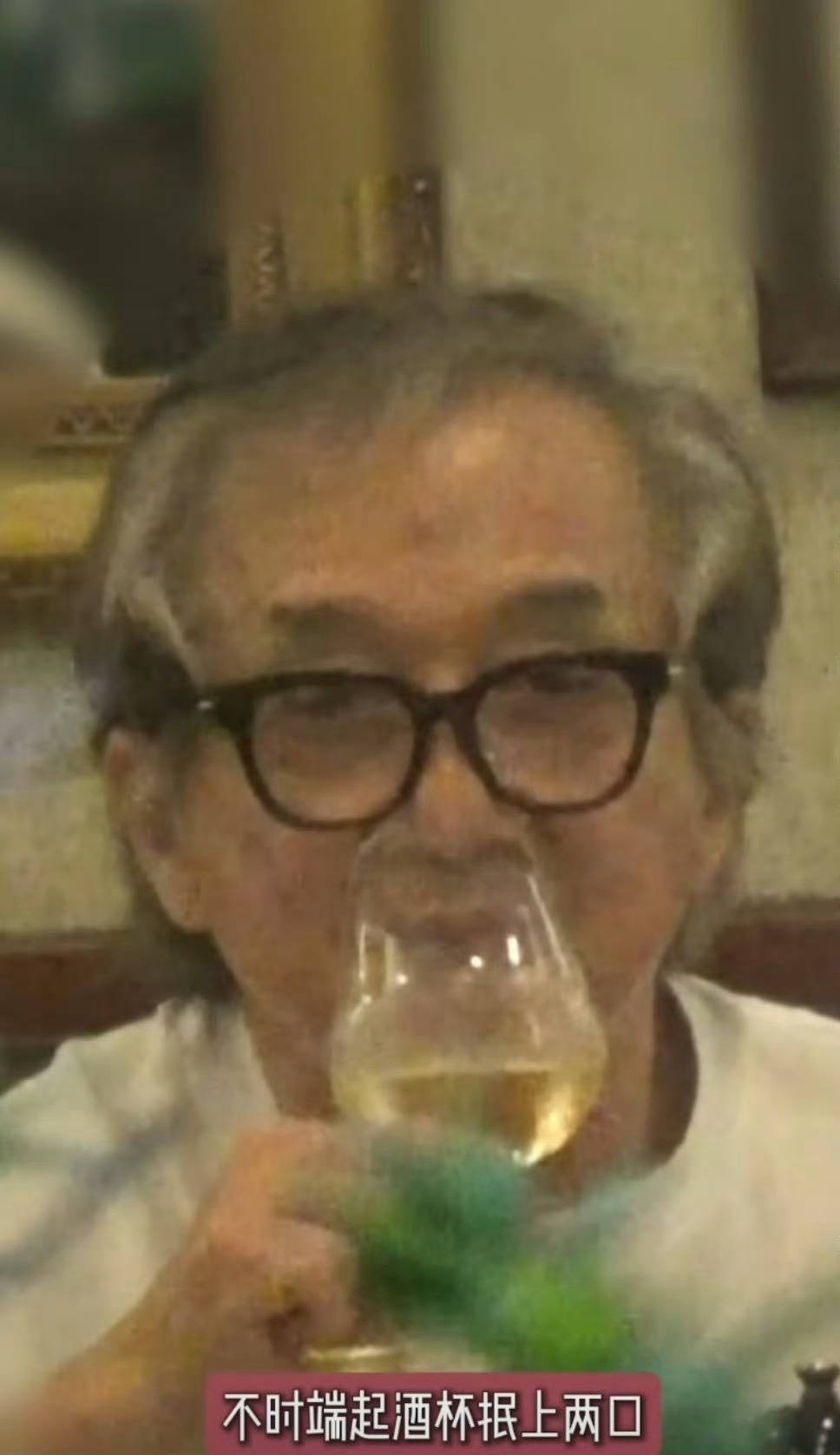71岁成龙头发花白<strong></p>
<p>黄岛原油</strong>！谢贤交代后事张纪中出了车祸还得养家…慢慢老去的他们让人泪目