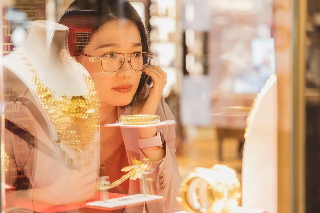 太突然！金价连续大跌，“买个手镯，半个月缩水2000多元<strong></p>
<p>美原油开户</strong>。”