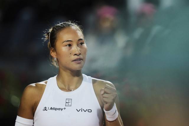 终于越过萨巴伦卡这座高山<strong></p>
<p>美原油开户</strong>，郑钦文感谢自己的耐心和专注