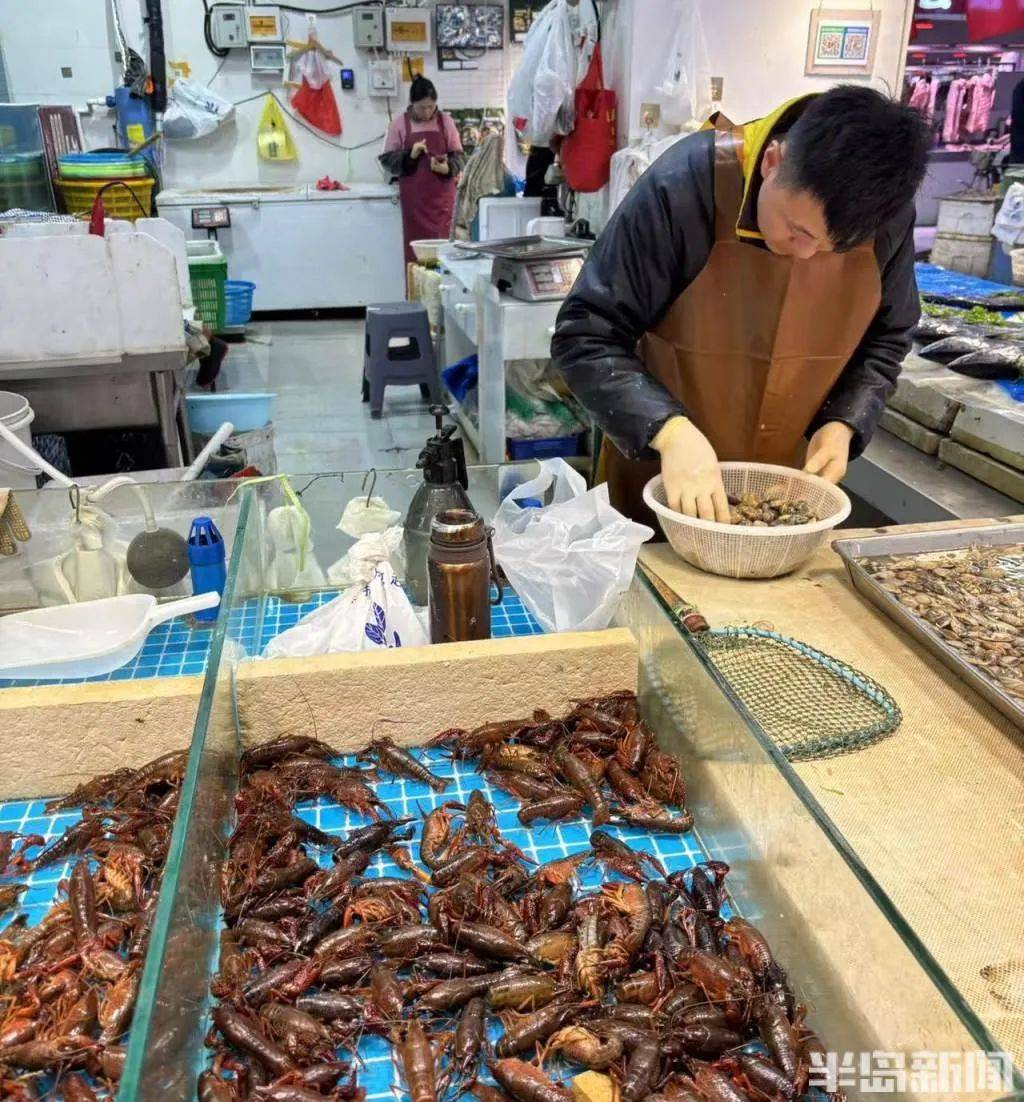 价格暴跌近50%<strong></p>
<p>美原油开户</strong>！“接下来还会降”！青岛正大量上市……
