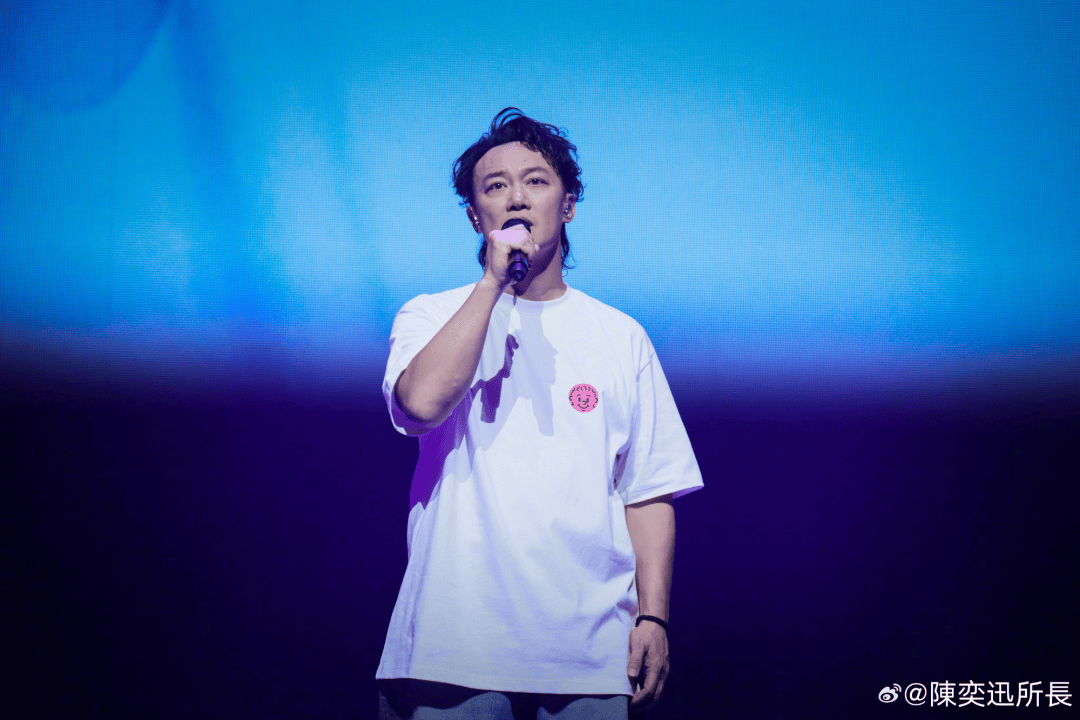 网传陈奕迅去世<strong></p>
<p>原油每桶价格</strong>，歌手叶晓粤：假新闻，已向其助手求证