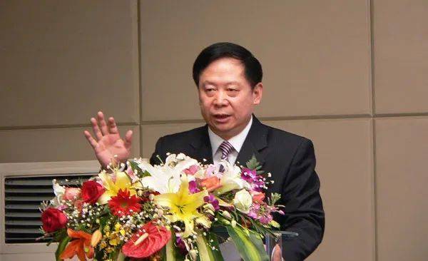 河南省政府原秘书长郭洪昌<strong></p>
<p>原油平台开户</strong>，参与赌博，非法收受巨额财物