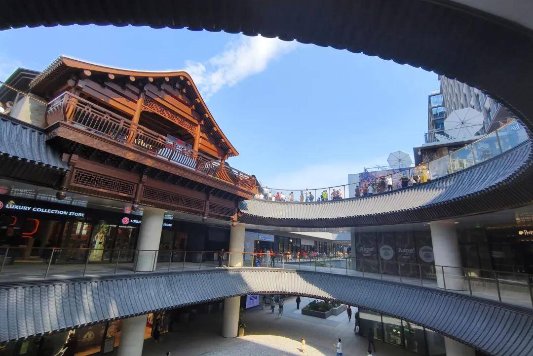 今起四天30℃+<strong></p>
<p>原油平台开户</strong>！北京新能源车指标超八成分配无车家庭；“环球酷爽夏日”即将回归！丨朝闻北京