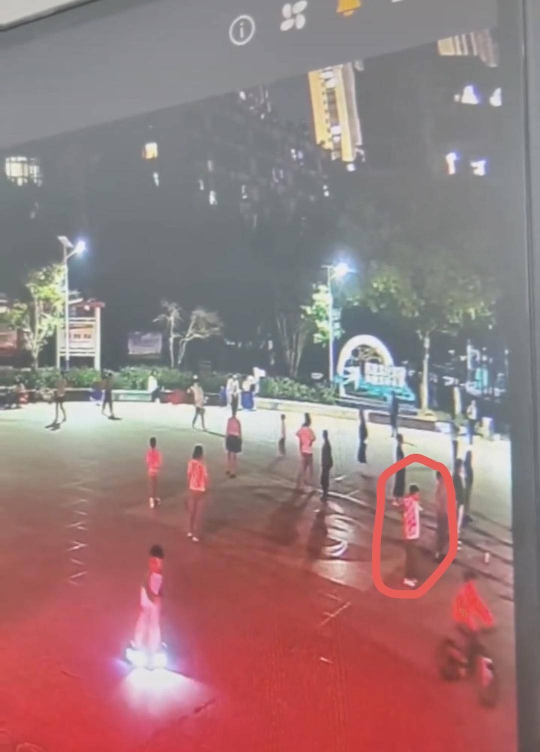 17岁女孩在广场跳操时失踪已月余 家属不认同“跳江自杀”<strong></p>
<p>原油平台开户</strong>，警方已立案侦查