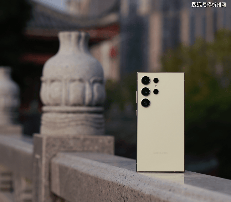 曾经被冷落如今618大降价成为爆款<strong></p>
<p>防原油</strong>，2K屏+100倍变焦，降幅高达4200元