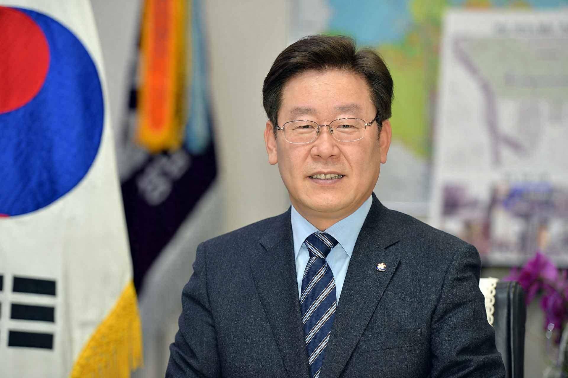 李在明胜利无望？李明博、朴槿惠联手<strong></p>
<p>防原油</strong>，韩国大选进入白热化阶段！