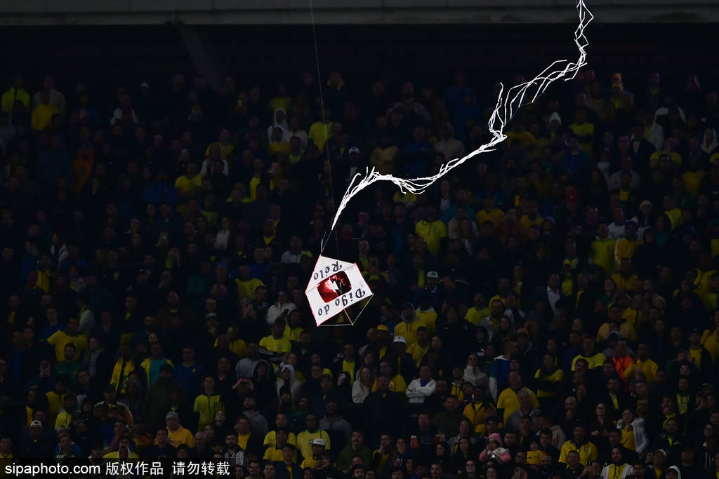 维尼修斯“泄密”<strong></p>
<p>原油饼</strong>！一句话揭开曼联6千万新援库尼亚的“真实面目”？