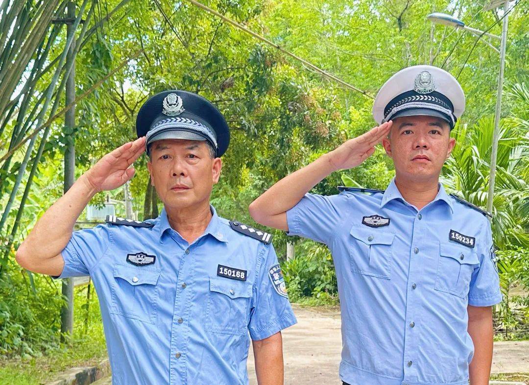 白沙一警察父亲退休时<strong></p>
<p>国际原油网</strong>，给了儿子这本“秘籍”……