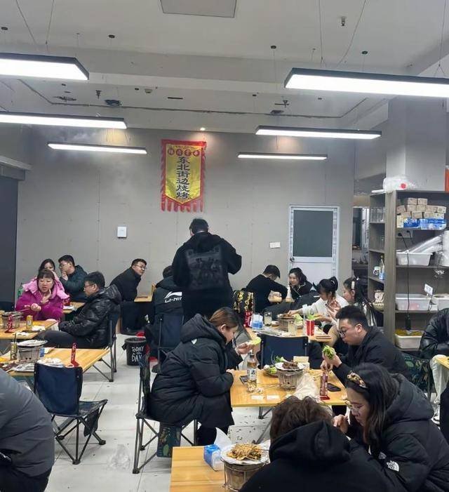 常州一烧烤店花10万赞助苏超<strong></p>
<p>原油期货指数</strong>，因系唯一个体赞助商爆火，附近商户：之前生意一直好