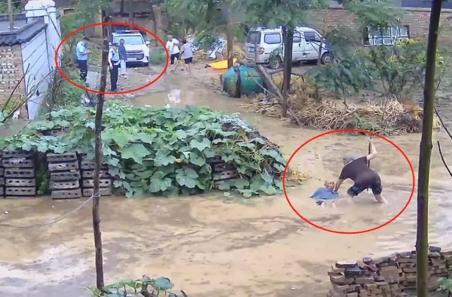 水中摔倒老人家属回应民警被免职：公开视频不是为了要处理谁<strong></p>
<p>原油期货指数</strong>，挖排水沟后家门口积水已退
