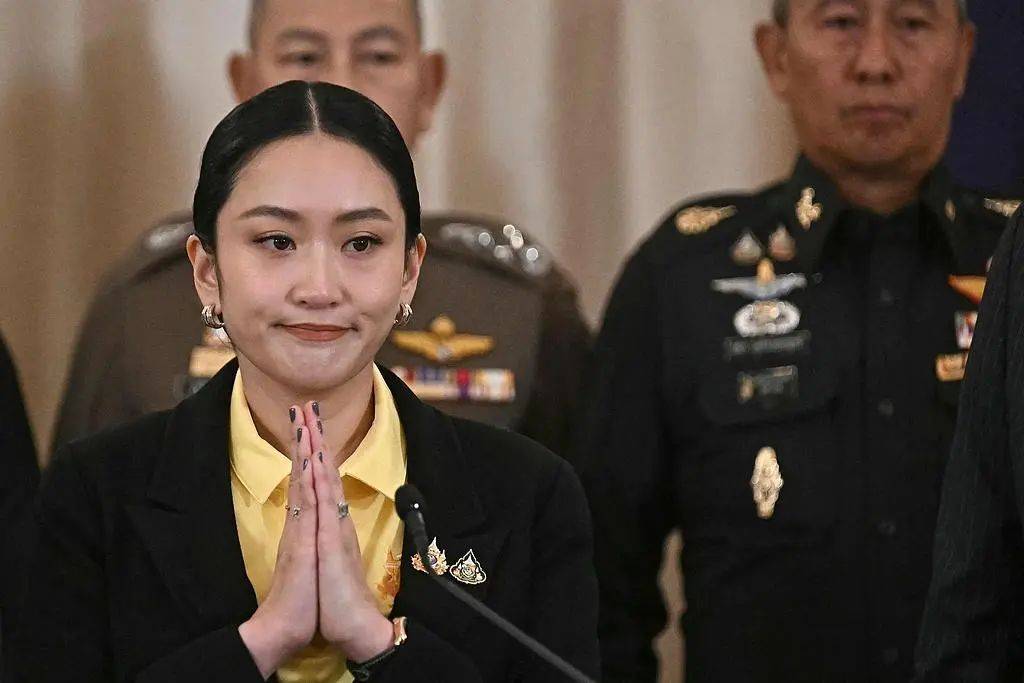 总理府已被围<strong></p>
<p>原油酸</strong>，佩通坦拒绝辞职，军方态度坚决，陆军司令作出决定