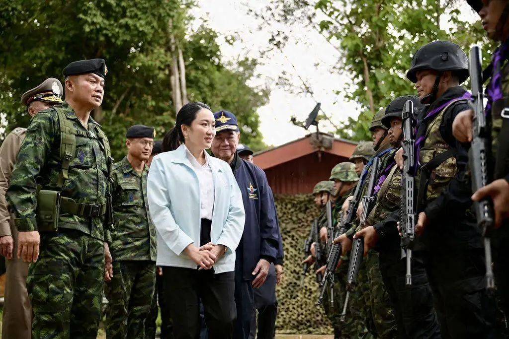 总理府已被围<strong></p>
<p>原油酸</strong>，佩通坦拒绝辞职，军方态度坚决，陆军司令作出决定