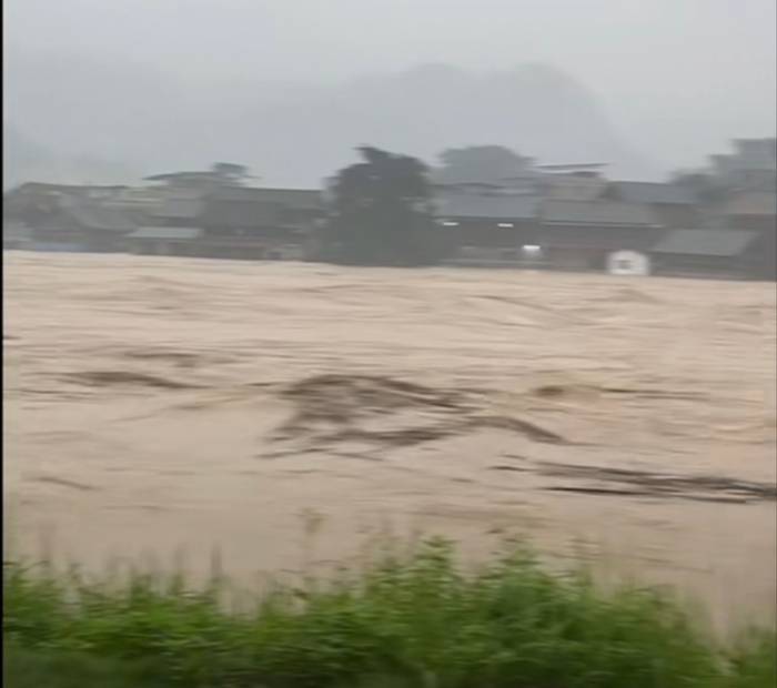 贵州榕江全县被淹<strong></p>
<p>原油酸</strong>，“70年一遇”洪水如何形成？