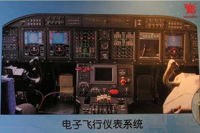 空袭伊朗的B-2座舱高清曝光<strong></p>
<p>原油酸</strong>，有冰箱微波炉小零食，还能平躺睡觉