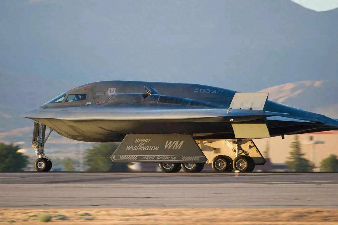 B-2横穿中国轰炸伊朗<strong></p>
<p>齐鲁原油</strong>，中国雷达没有发现？这是正常人想出来的？