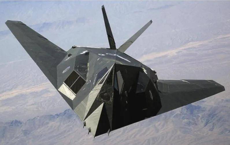 B-2横穿中国轰炸伊朗<strong></p>
<p>齐鲁原油</strong>，中国雷达没有发现？这是正常人想出来的？